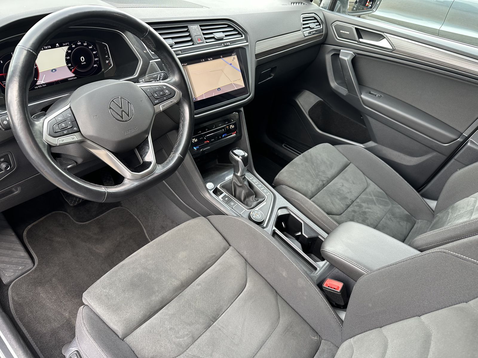 Fahrzeugabbildung Volkswagen Tiguan Allspace 4M Life 7Sitzer NAV+LED+H&K+360°