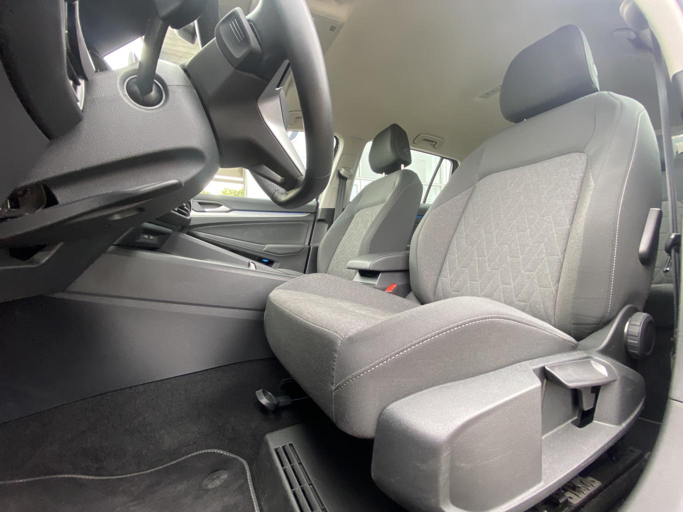 Volkswagen Golf Variant 1.5 eTSI DSG Life AHK+APP-CONNECT+A, миниатюра 9