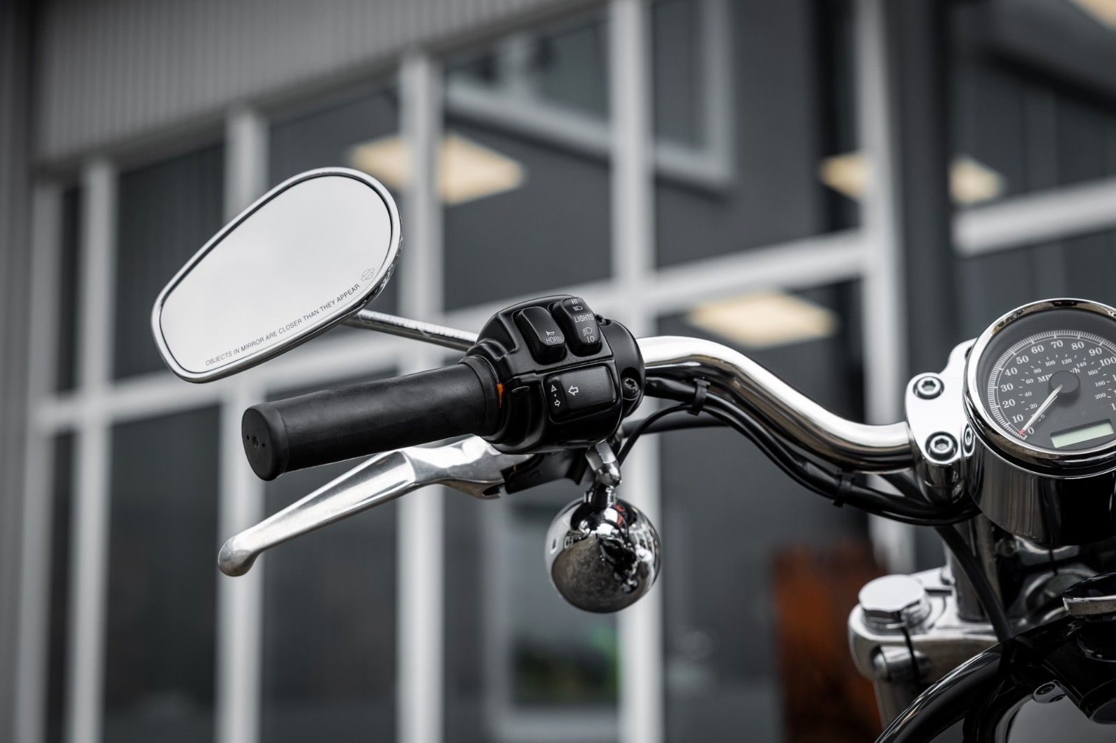 Fahrzeugabbildung Harley-Davidson XL883C CUSTOM SPORTSTER - VORVERLEGTE FUßRASTE