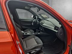 Fahrzeugabbildung X1 sDrive 18 i