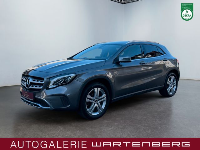MERCEDES-BENZ GLA 220d 4Matic Urban Edition//LED//AHK//CAM//