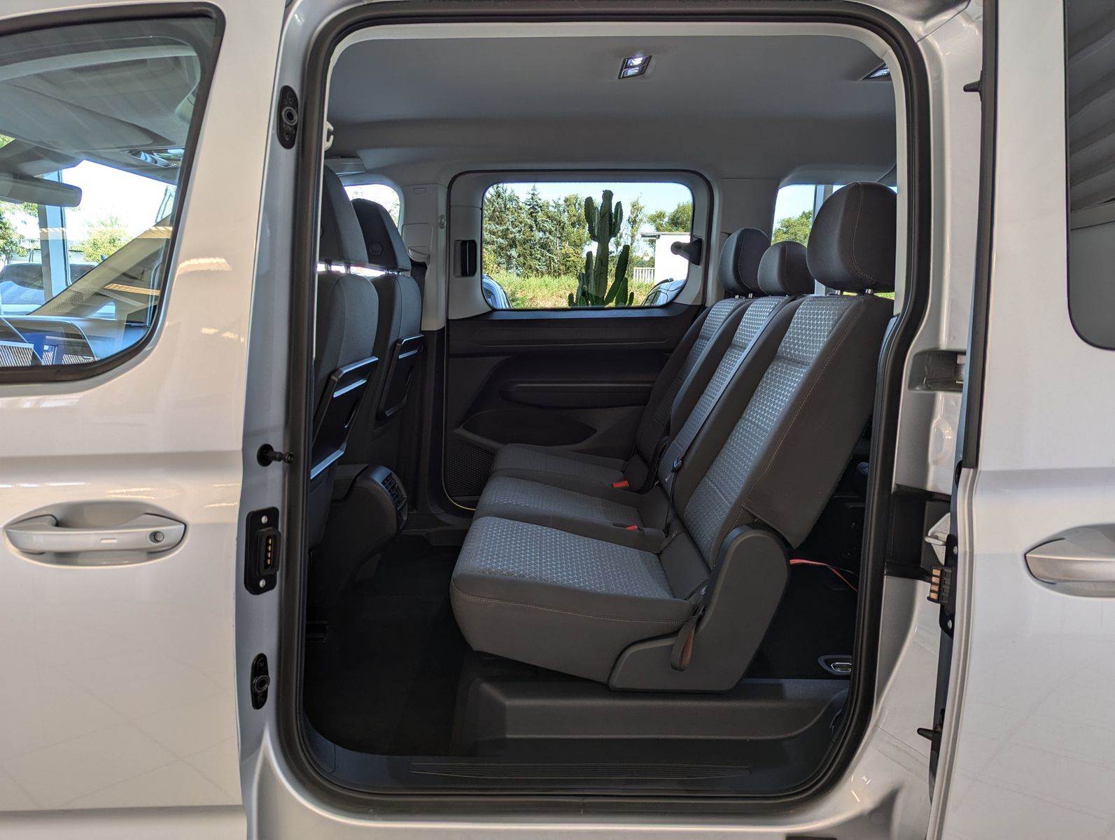 FORD Tourneo Connect L2 Titanium 7-Sitze LED Cam AHK - Image 13