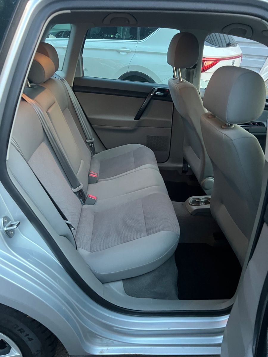 Fahrzeugabbildung Volkswagen Polo IV Comfortline *SITZHEIZUNG* TÜV NEU *