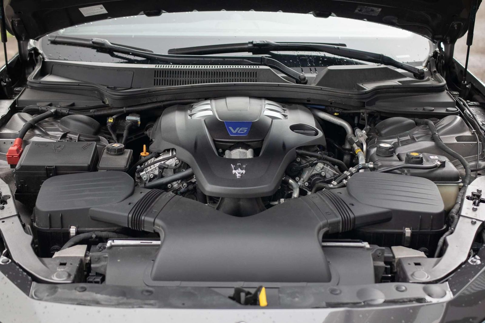 Fahrzeugabbildung Maserati Ghibli 3.0 V6 S Q4 Automatik