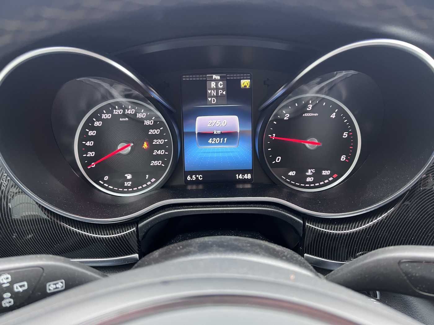 Fahrzeugabbildung Mercedes-Benz V 220 d EDITION MBUX Kamera LED ILS 6Sitze DAB
