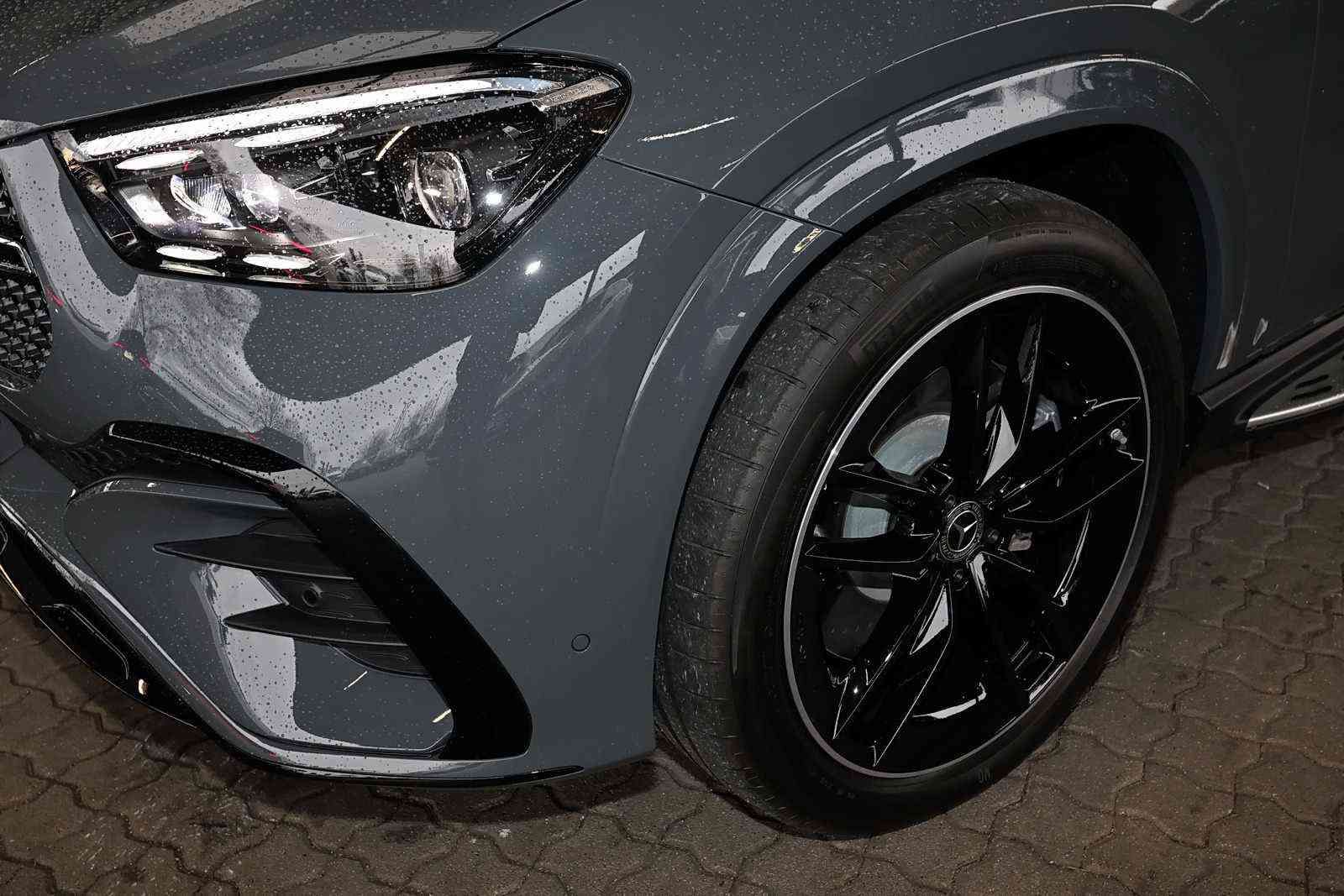 Mercedes-Benz GLE 580 4M AMG V8 Multikontursitze AHK Pano Dist foto 3
