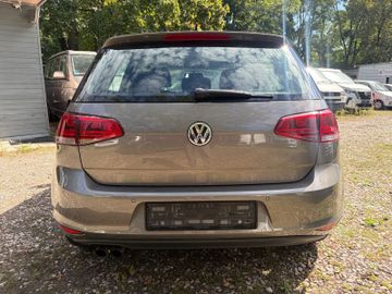 Volkswagen Golf - 6