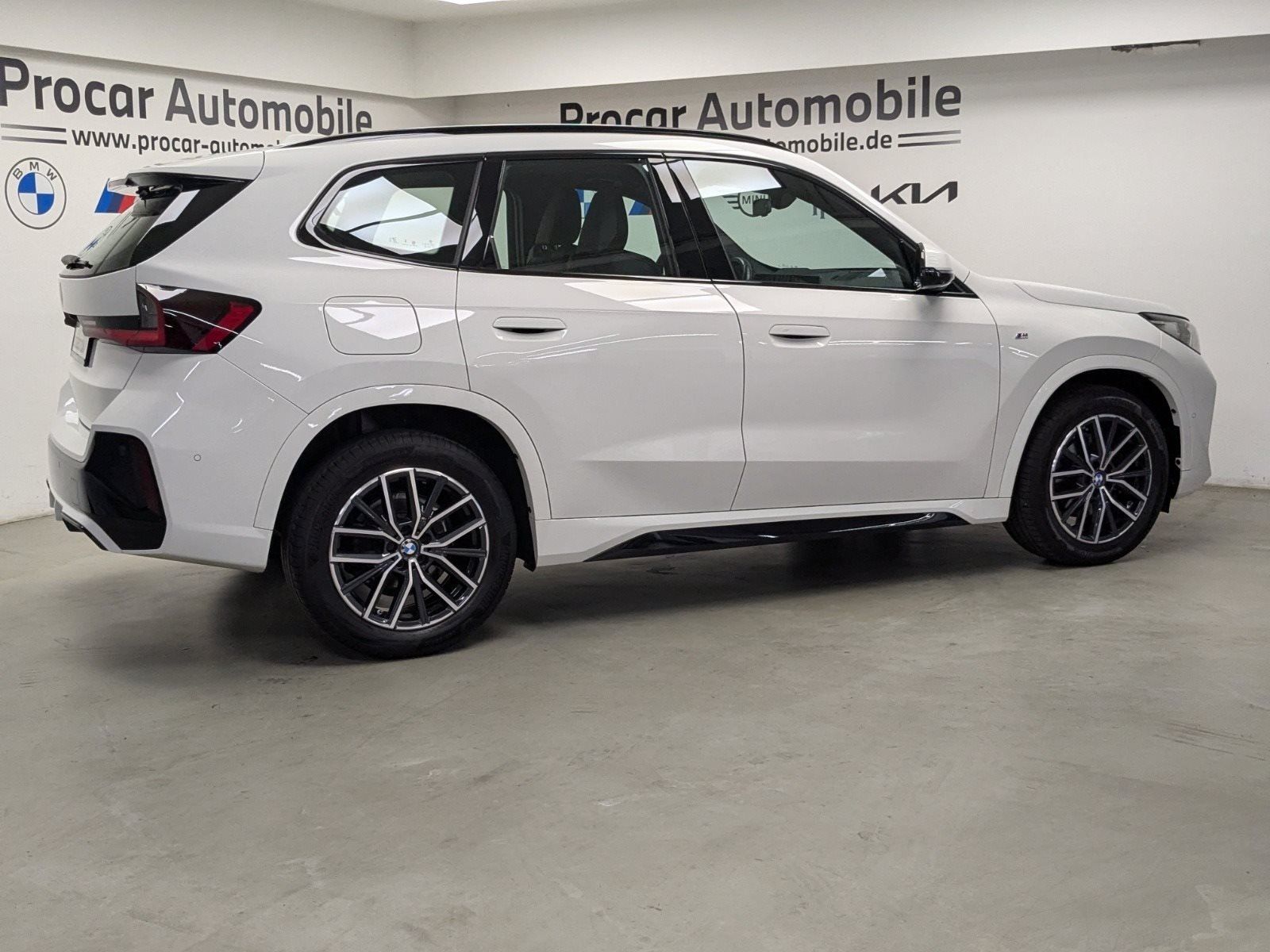 BMW X1 sDrive18i M Sport ACC 360° KAM HUD DA PA 18 foto 5