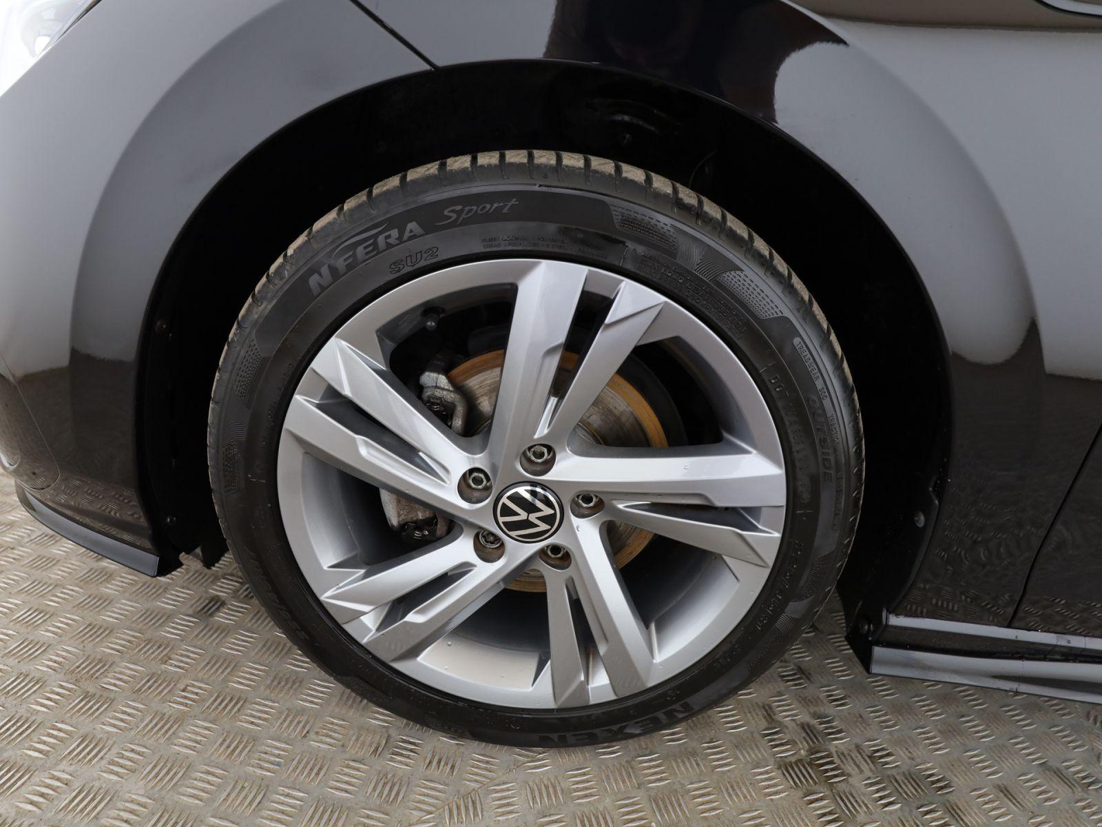Volkswagen Golf VIII 1.5 eTSI R-Line LED+PDC+SitzH+Navi+App, миниатюра 12
