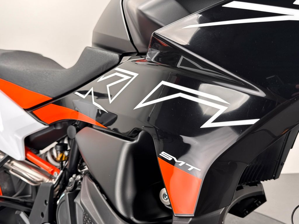 Fahrzeugabbildung KTM 890 SMT *NEUFAHRZEUG *0KM