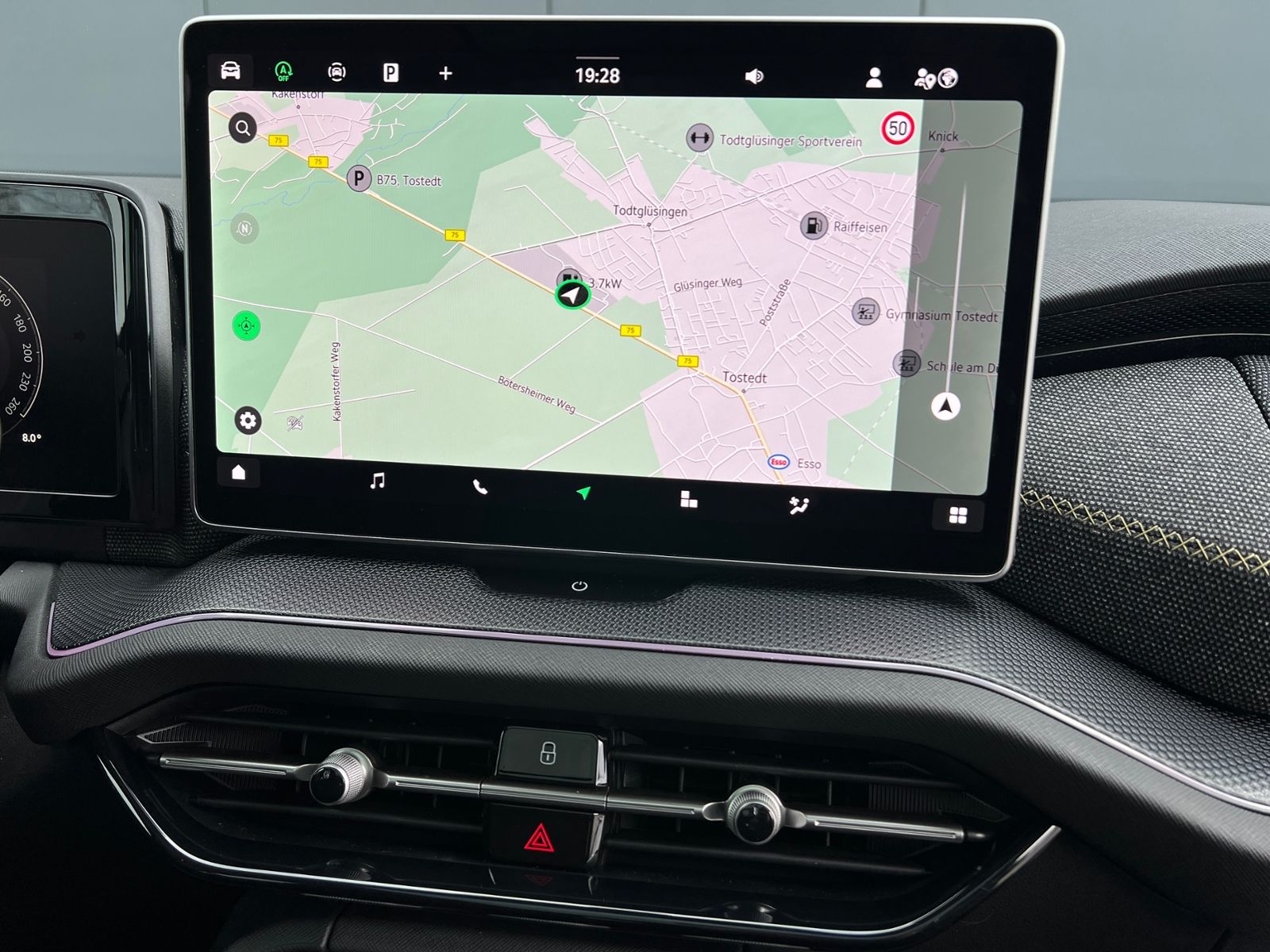 Fahrzeugabbildung SKODA Kodiaq Selection 1.5 TSI mHEV DSG *AHK, LED, Pan