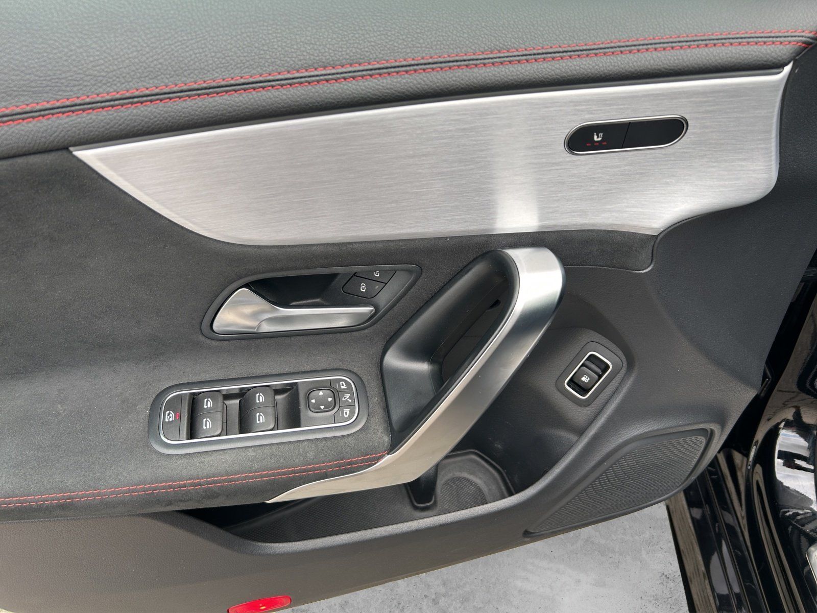 Fahrzeugabbildung Mercedes-Benz CLA250e SB AMG Pano DISTRO Busin AHK HighEndMBUX