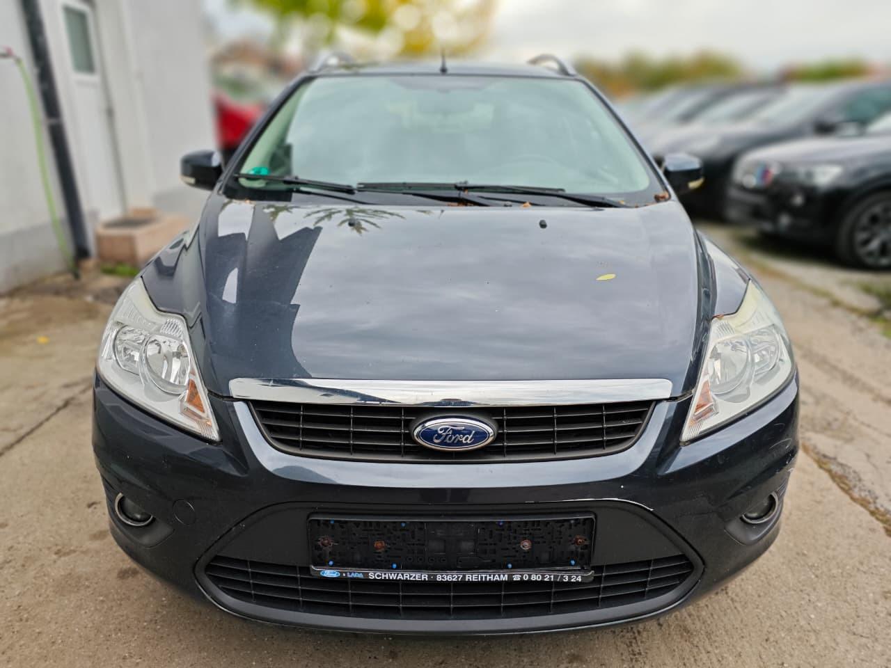 Ford Focus 2011 — interior
