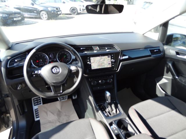 Fahrzeugabbildung Volkswagen Touran Sound/1.Hd/DSG/150PS/AHK/Navi/