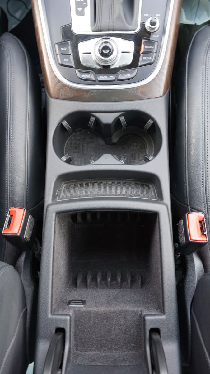 Fahrzeugabbildung Audi Q5 2.0 TDI 140 kW quattro, Standheizung, Pano