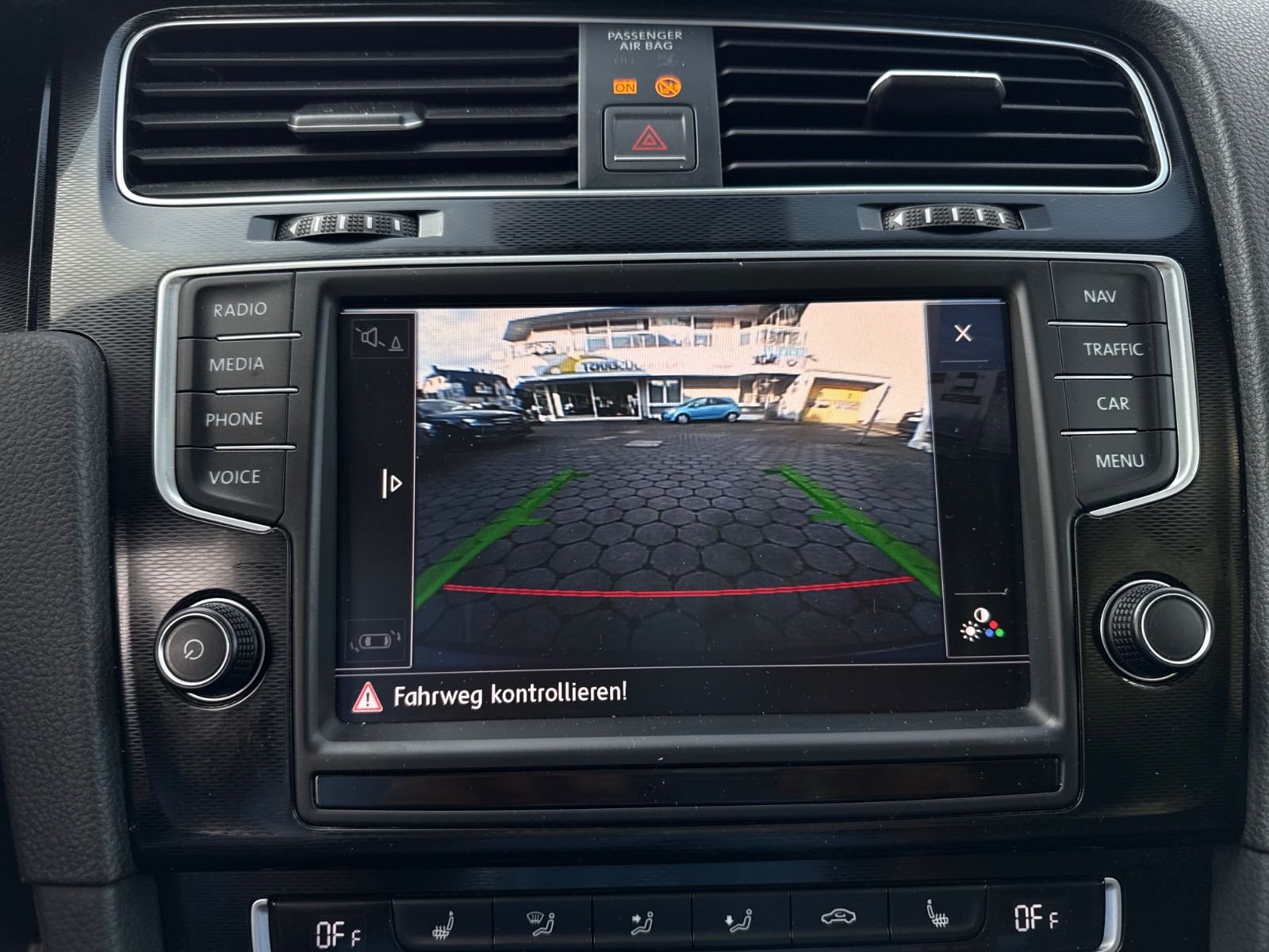 Fahrzeugabbildung Volkswagen Golf VII Lim. GTI BMT*Pano*Leder*Standheizung*