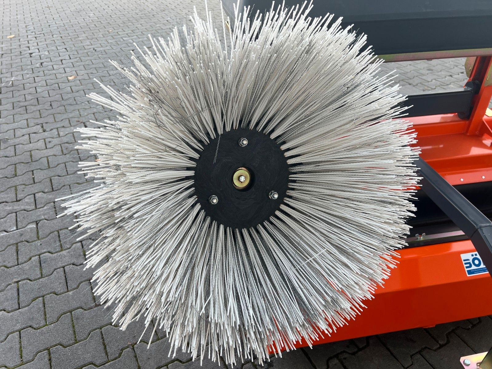 Fahrzeugabbildung Andere Bema 20 BK Kehrmaschine / Kramer 5040 / 2023