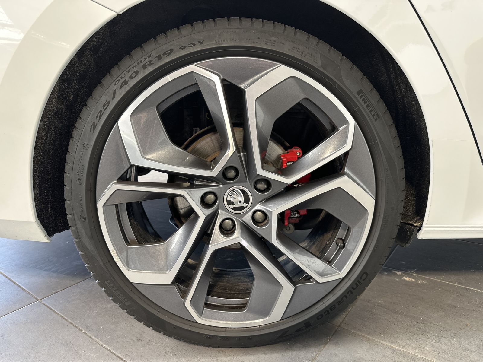 Fahrzeugabbildung SKODA Octavia Combi 2.0 TDI DSG RS 4x4 NAV+LED+HUD+ACC