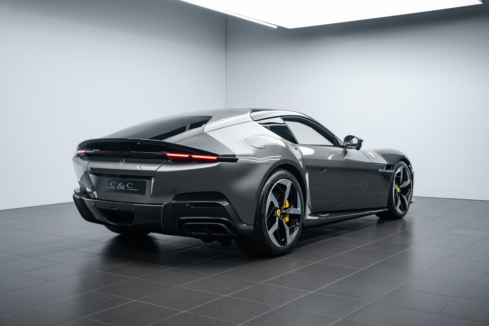 Fahrzeugabbildung Ferrari 12Cilindri LIFT/CARBON/RACING SEATS/LP-5%