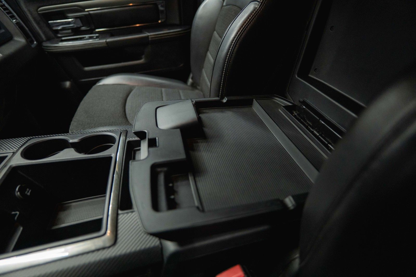 Fahrzeugabbildung Dodge RAM 5.7 V8 HEMI 4x4 Offroad Sport LONGBED *LPG*