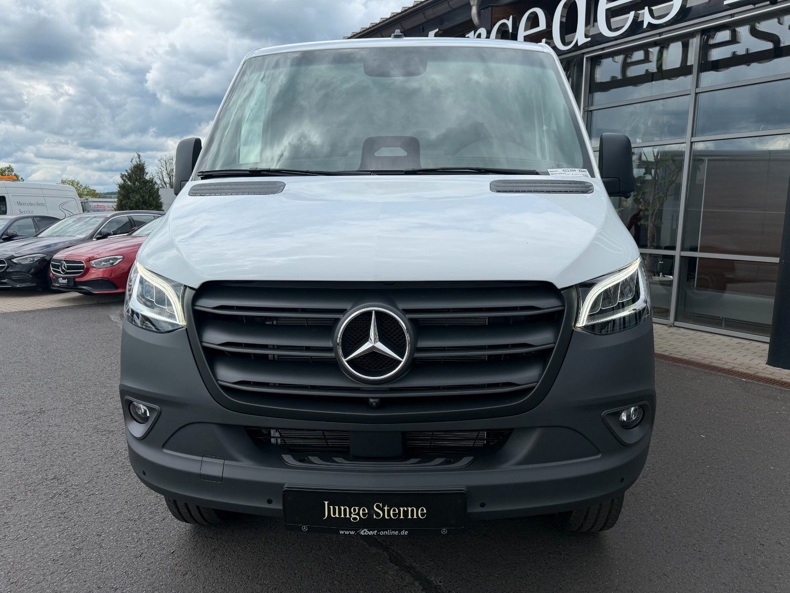 Fahrzeugabbildung Mercedes-Benz Sprinter 319 CDI 4x4 Klima AHK DISTRONIC