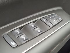 Fahrzeugabbildung Koleos Initiale Paris 4x4 2.0 BLUE dCi 185 FAP V