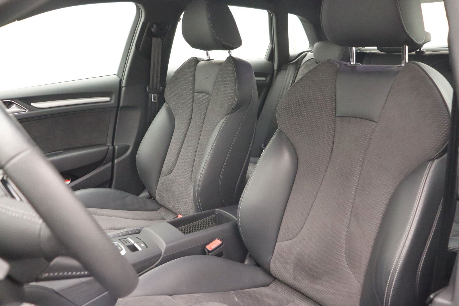 Fahrzeugabbildung Audi A3 Sportback 35 TFSI Sport S-Line