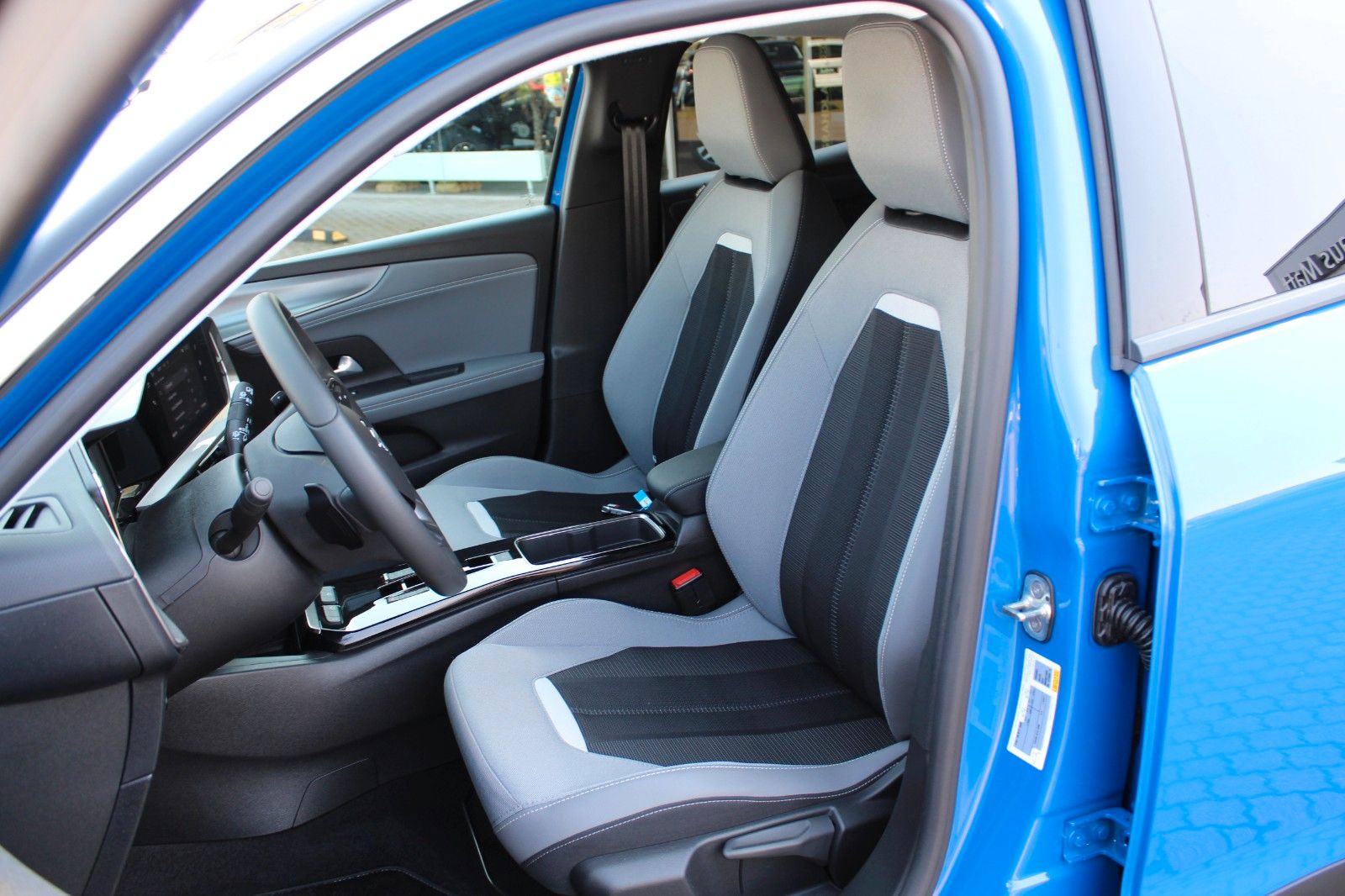 Fahrzeugabbildung Opel Mokka Elegance 1.2 Turbo 96kW Automatik