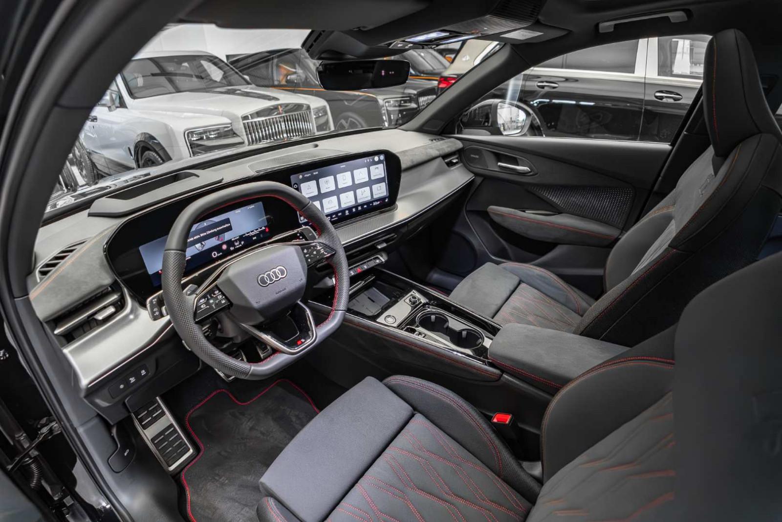 Audi Q3 TDI 110 kW / S-Line / Head Up / Tech Pro/Full