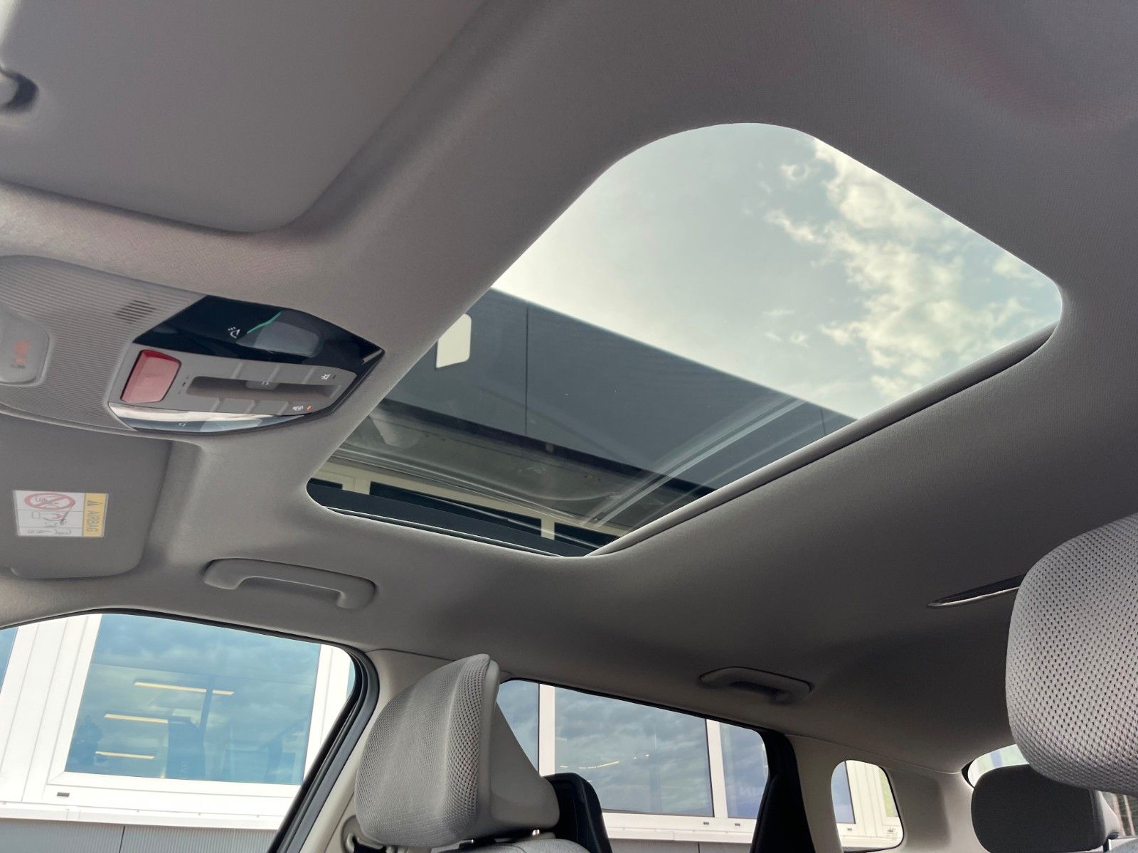 Fahrzeugabbildung Kia EV4 81 kWh 150 kW Earth UP TE WIC DWP D S GD