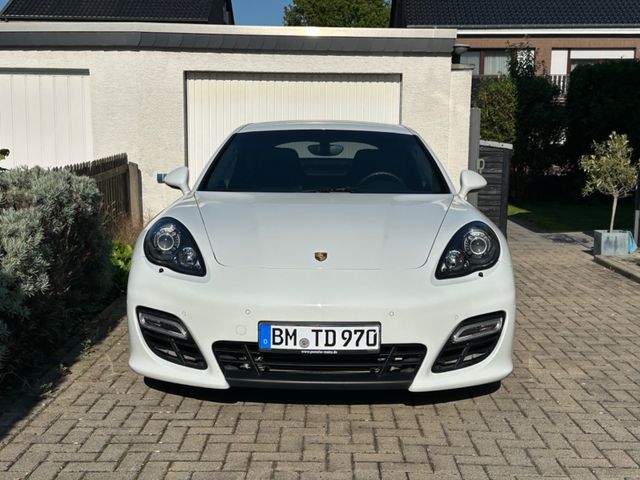 Porsche Panamera GTS  Makelloser Zustand