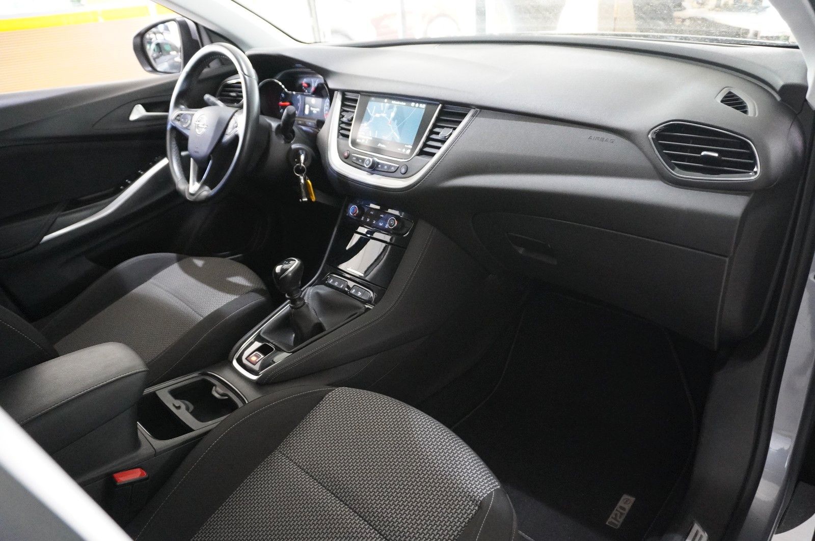 Fahrzeugabbildung Opel Grandland (X) 1.5D BUSINESS NAVI/LED/PDC/DAB/AHK