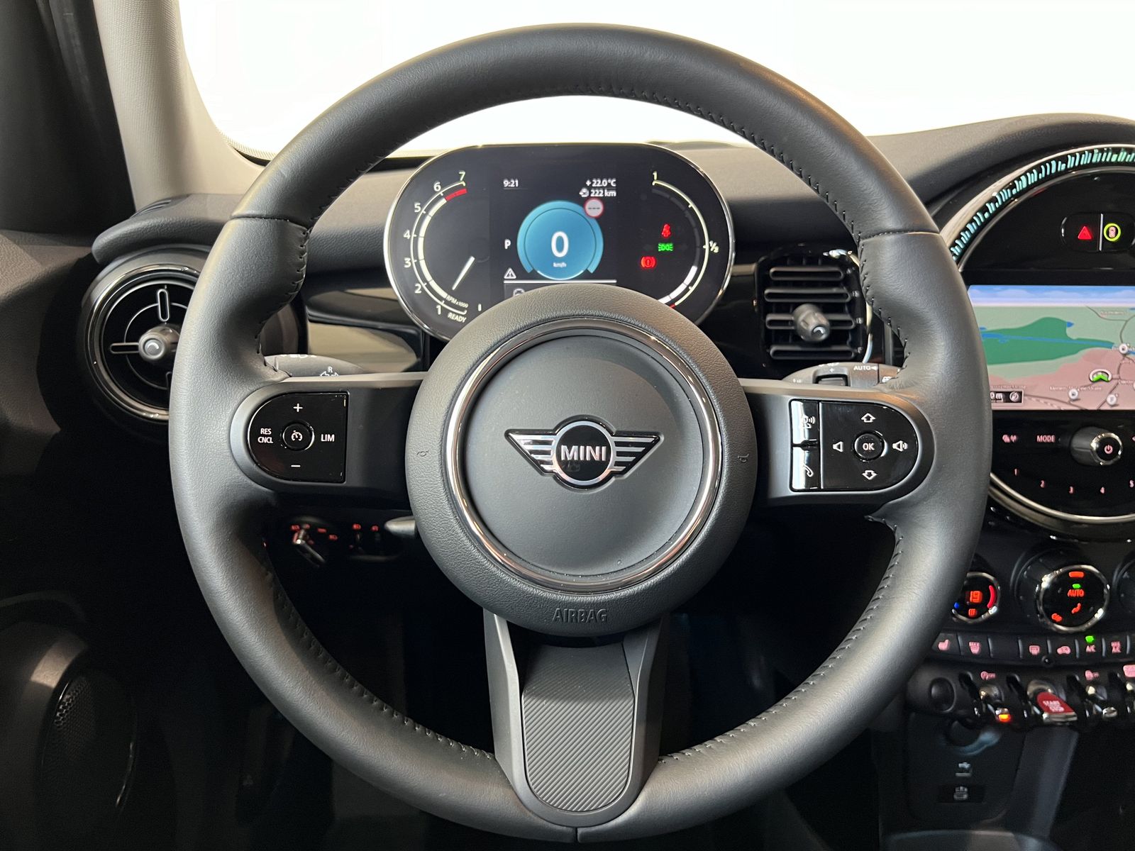 Fahrzeugabbildung MINI Cooper 5-Türer DAB LED RFK Navi Komfortzg. Shz