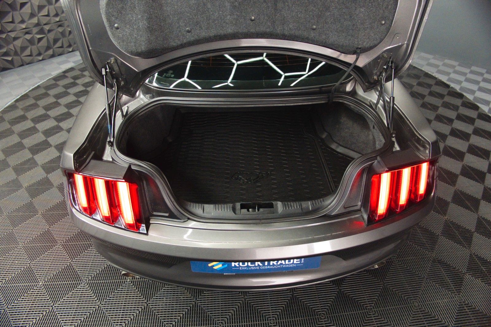 Fahrzeugabbildung Ford Mustang 3.7 V6 GT Coupe 19Zoll | Xenon | Kamera