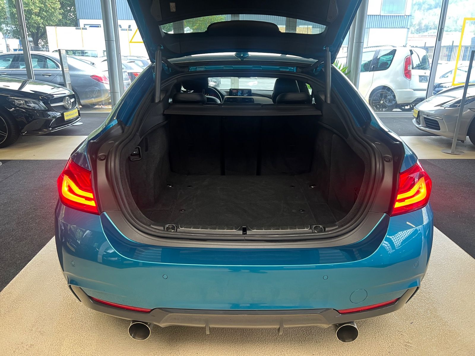 Fahrzeugabbildung BMW 4 Gran Coupe 430 i M Sport*Rocksblau