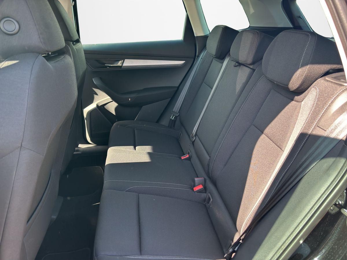 Fahrzeugabbildung SKODA Karoq Selection 2.0 TDI 110 kW