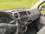 Volkswagen T5 Caravelle, Allrad,AHK - weiße Volkswagen T5 Caravelle