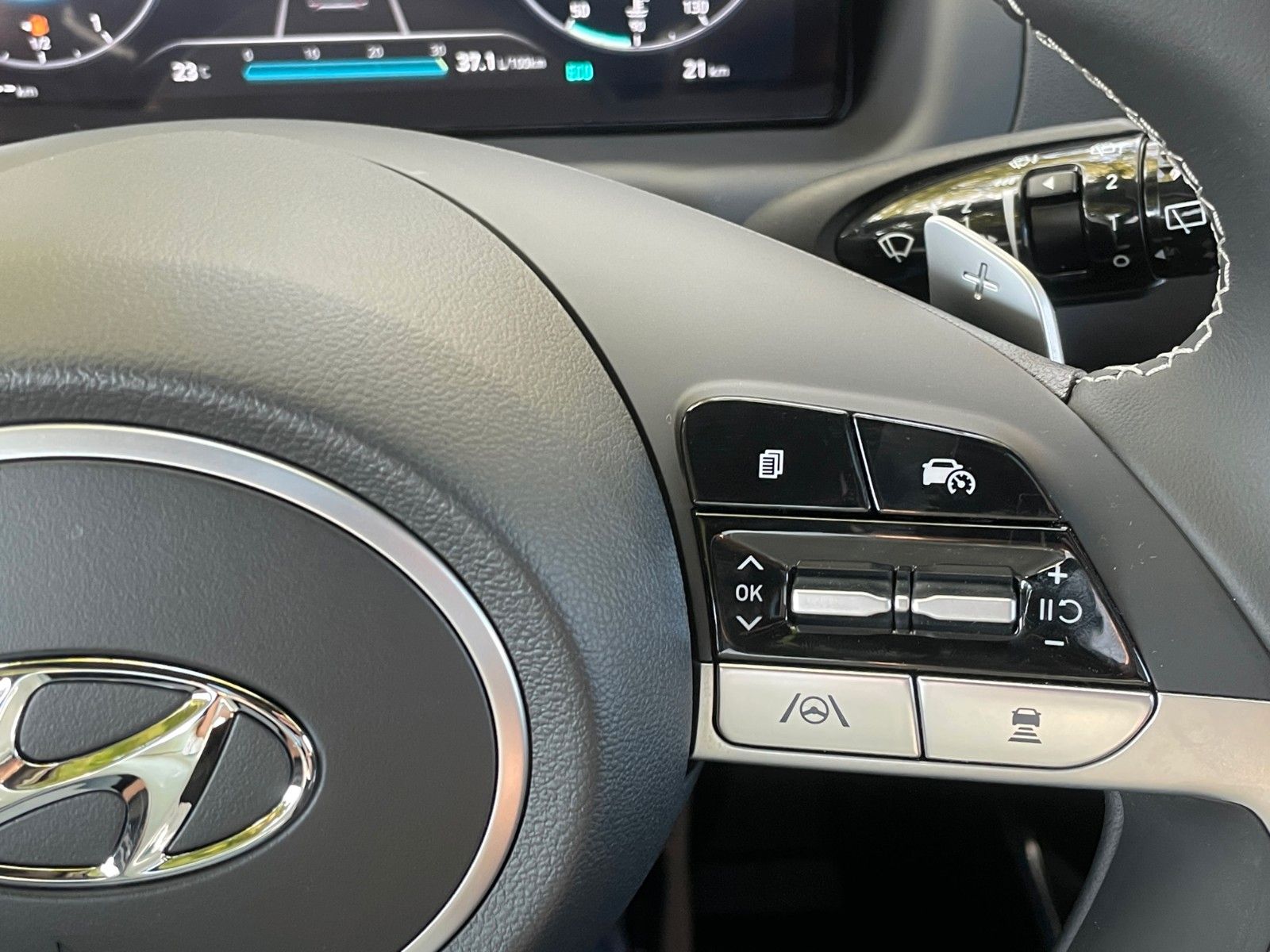 Fahrzeugabbildung Hyundai TUCSON 1.6 T-GDI 48V Blackline *Pano*ACC*LED*SH*