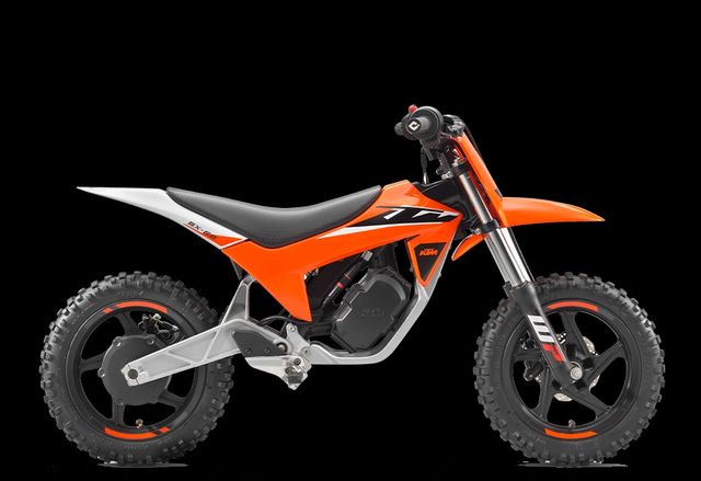 KTM SXE-2 2025, sofort verfügbar!