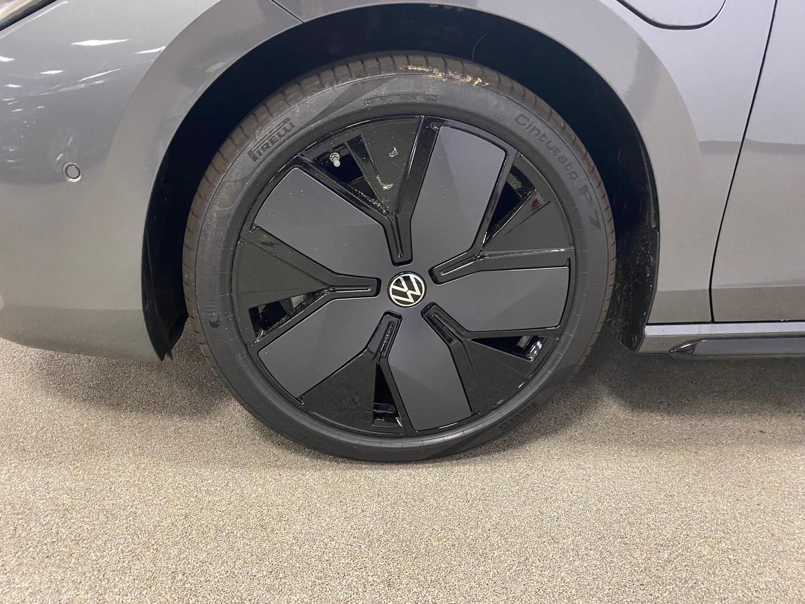 Fahrzeugabbildung Volkswagen Passat Variant 1.5 TSI eHybrid DCC R-Line