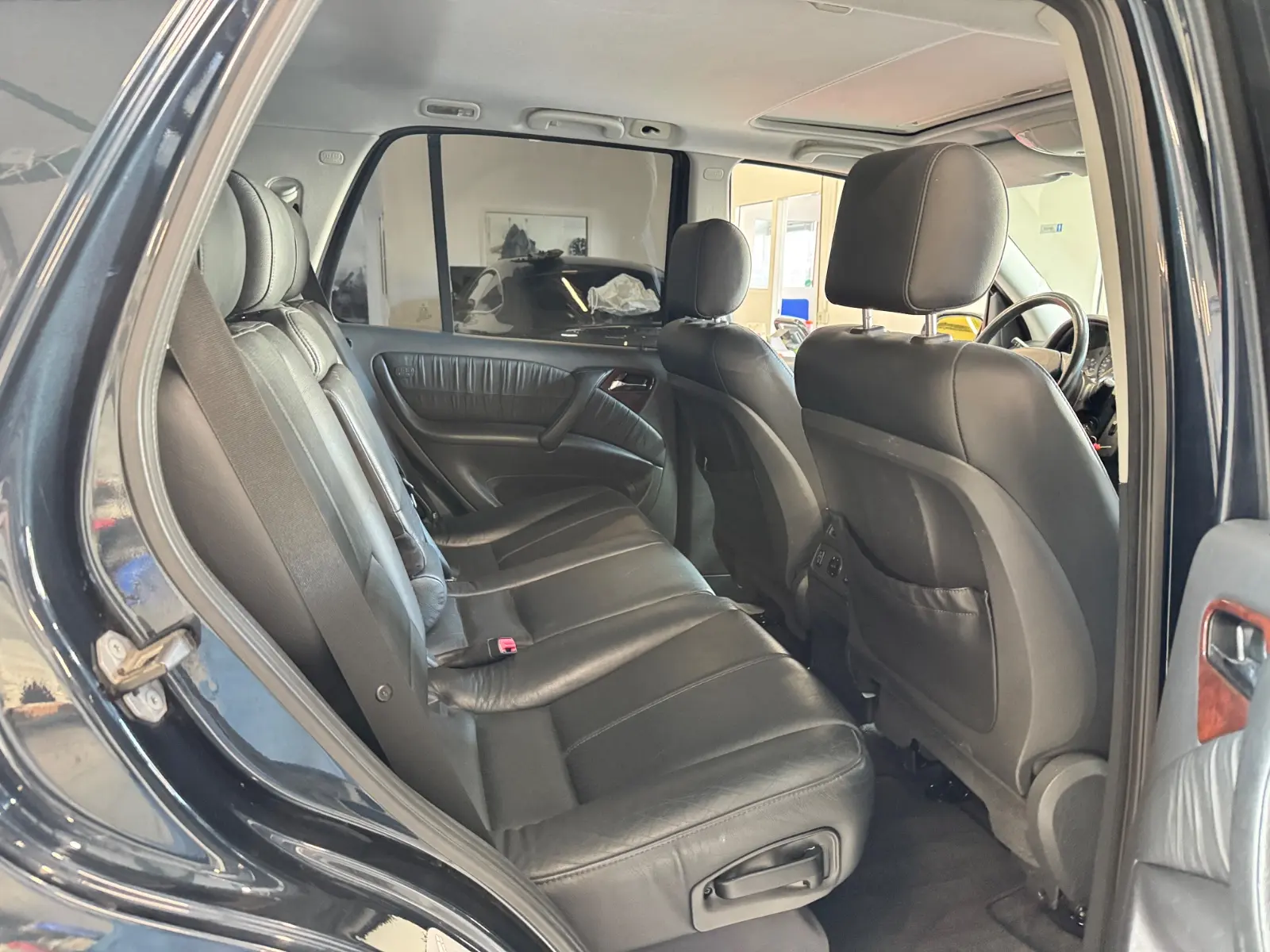 Mercedes-Benz ML350 2004 — photo 11