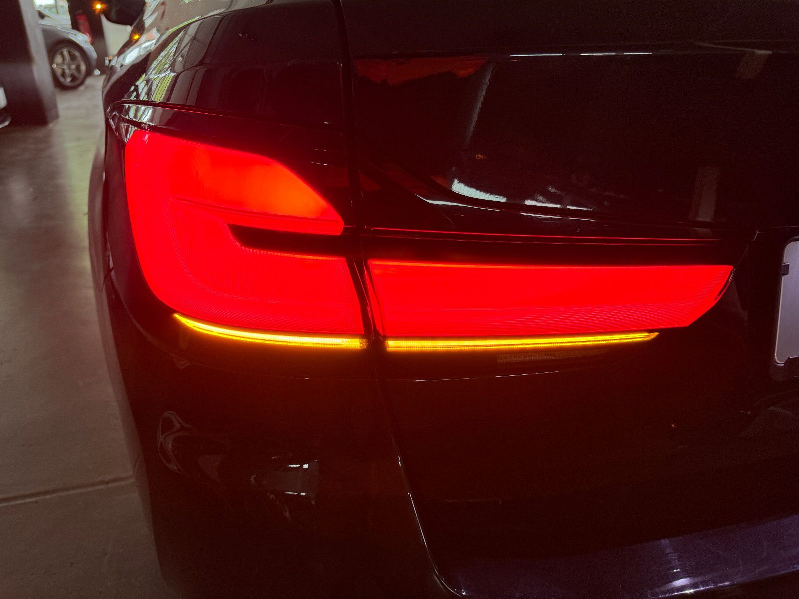 Fahrzeugabbildung BMW 520 d T LUXURY LINE HUD PANORAMA LASER VOLL