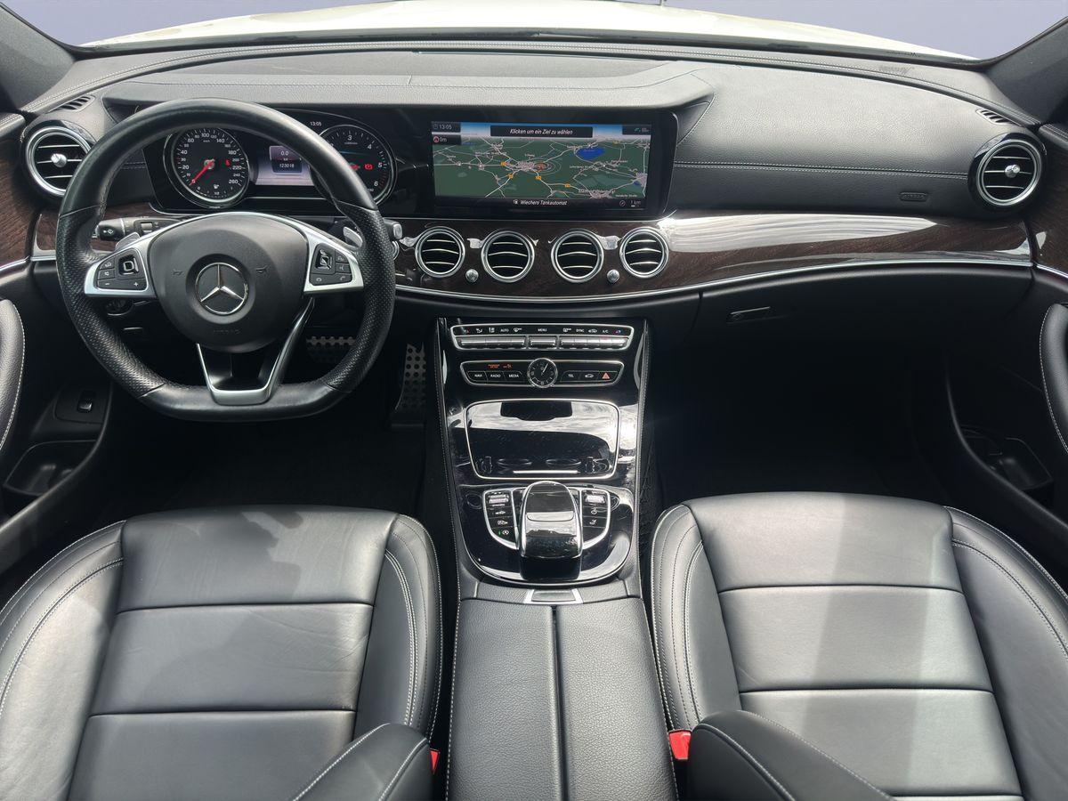 Mercedes-Benz E 220d T AMG-Line LED/360°/Leder/Pano/Burmester