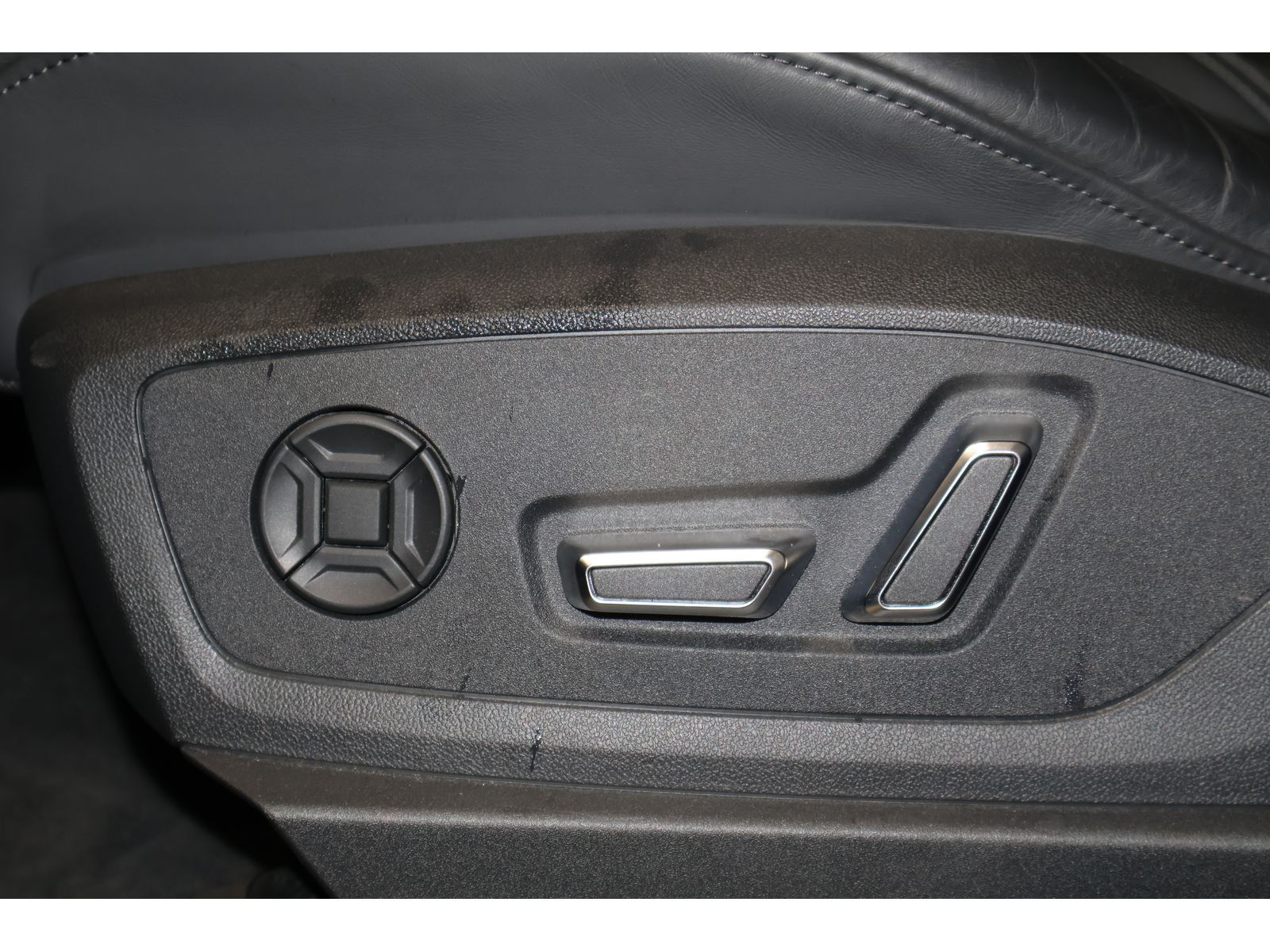 Audi Q8 e-tron - Bild 21