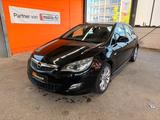 Opel Astra J Lim. OPC Line Bi-Xenon 18" Sitzheizung - Opel Astra aus 2011: J