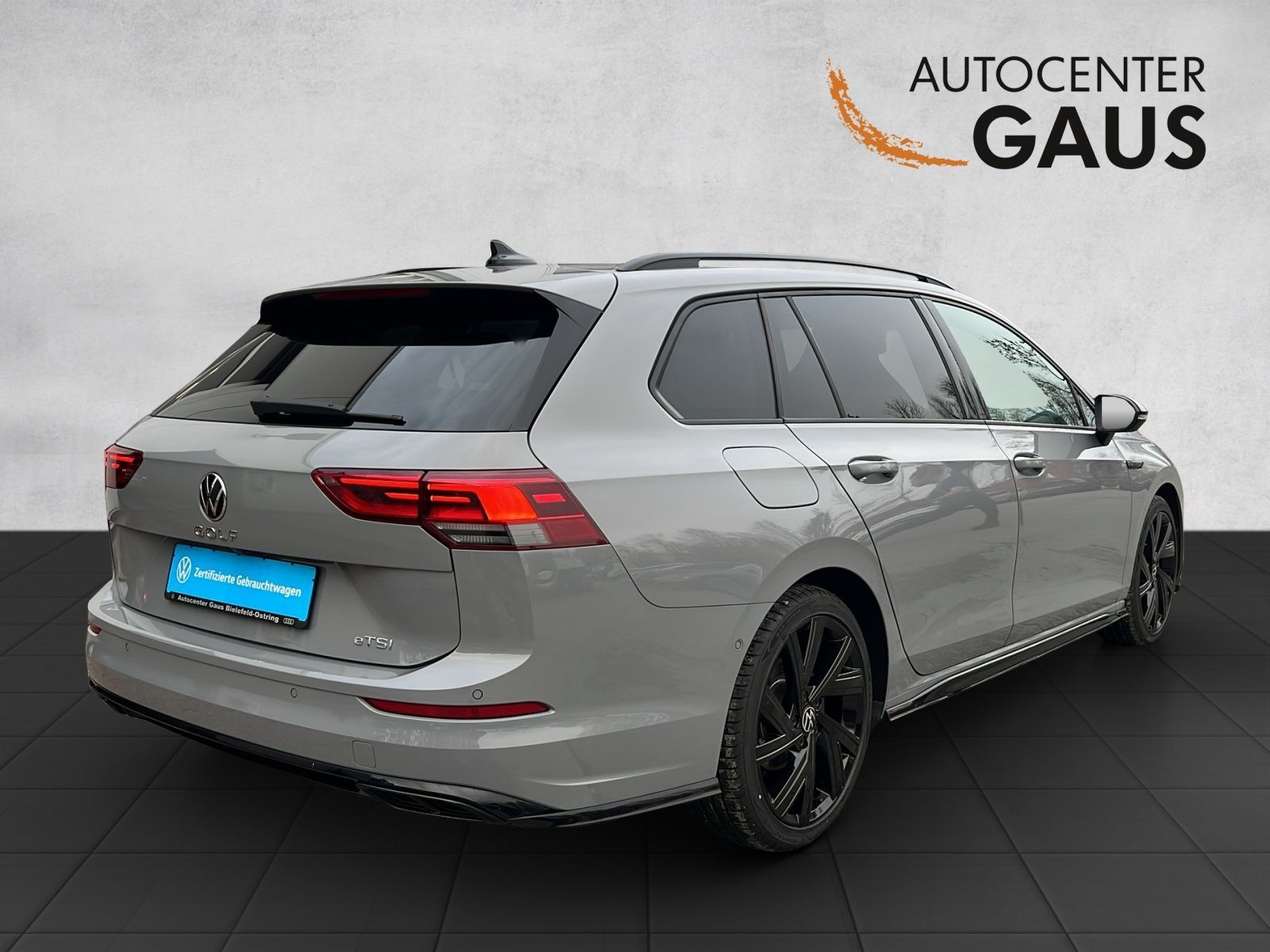 Golf VIII Variant R-Line 1.5 l eTSI DSG AHK*Navi