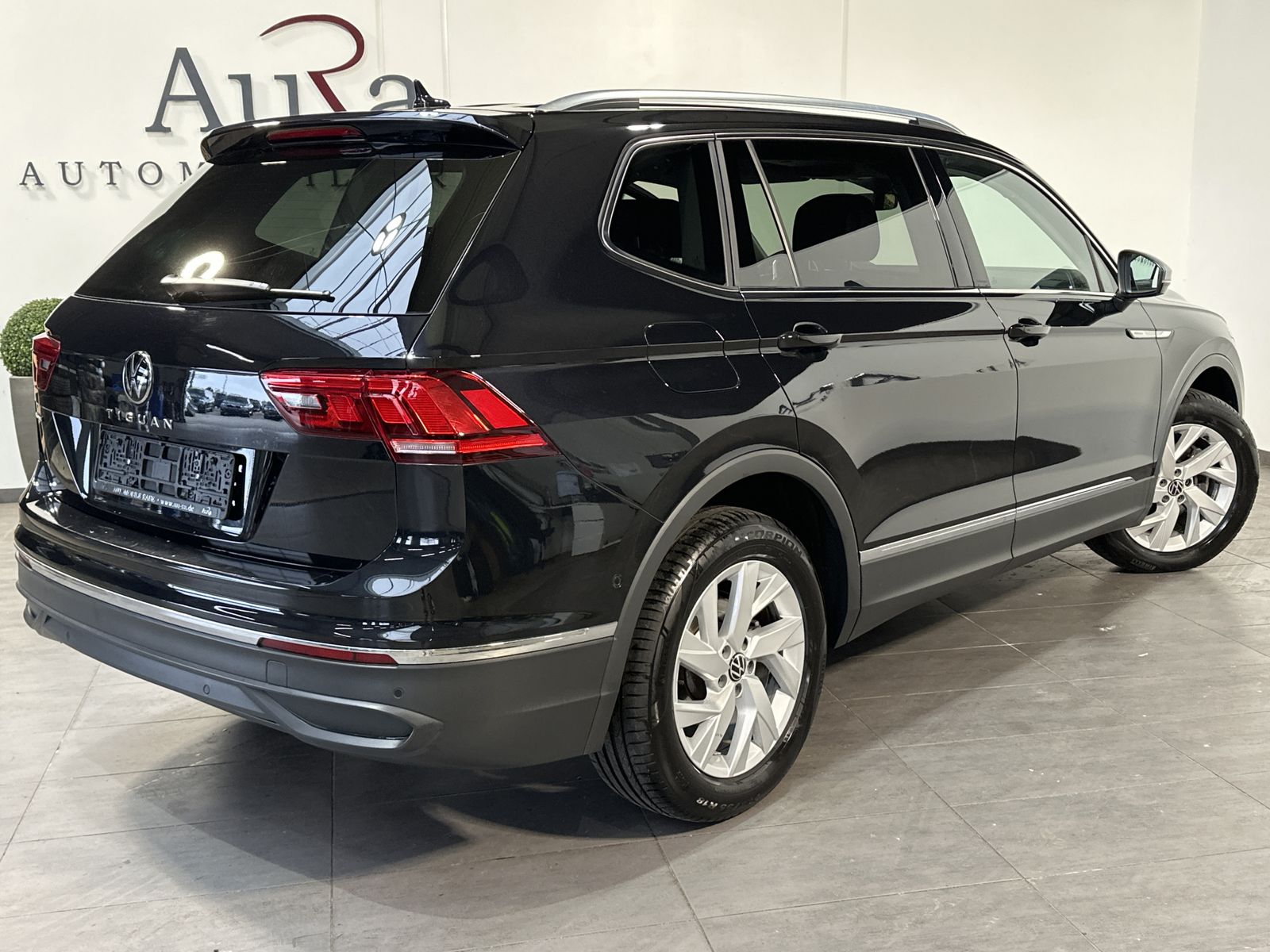Fahrzeugabbildung Volkswagen Tiguan Allspace 2.0 TDI DSG Life NAV+LED+ACC+HUD