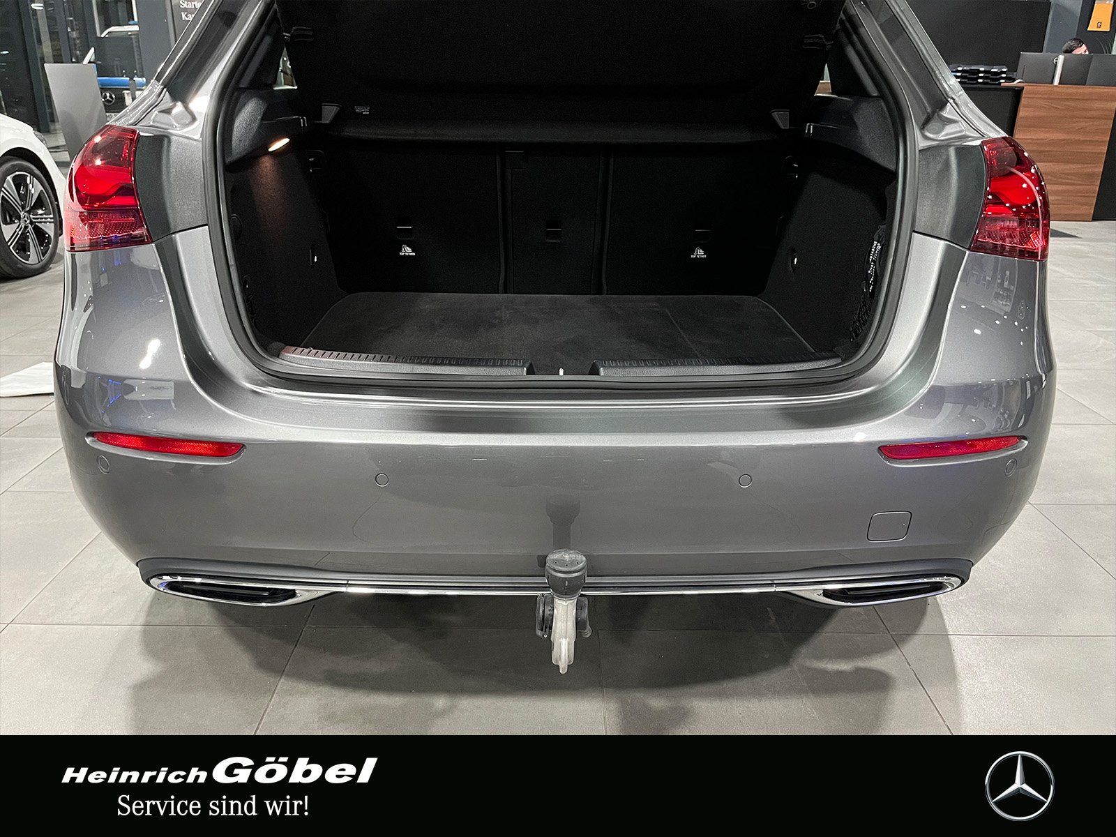 Fahrzeugabbildung Mercedes-Benz A 220 4M Progressive Advanced AHK+TOTWINKEL+18"