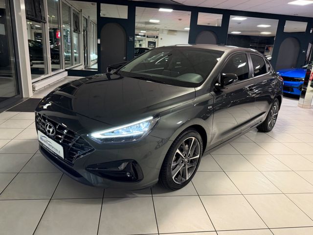 HYUNDAI i30 Fastback  Ed.30+ DCT NAVI LED CAM SHZ TOP