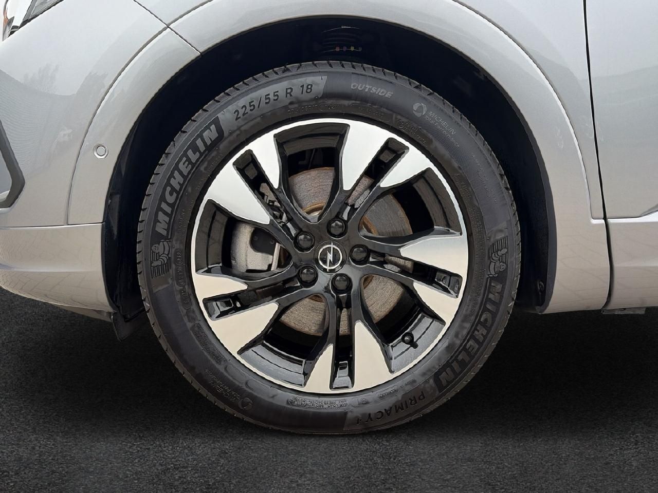 Fahrzeugabbildung Opel Grandland 1,6 Ultimate Plug-in-Hybrid